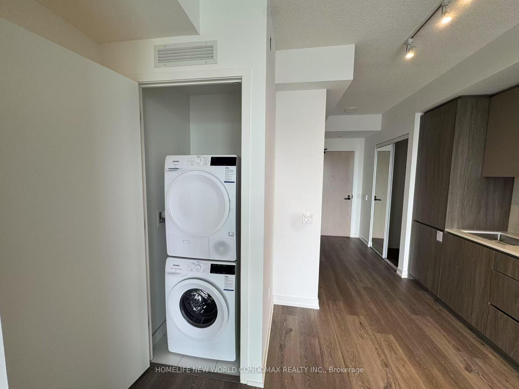 Photo 10 of Unit 1807, 28 Interchange Way, Vaughan, Vaughan Corporate Centre — HOMEH