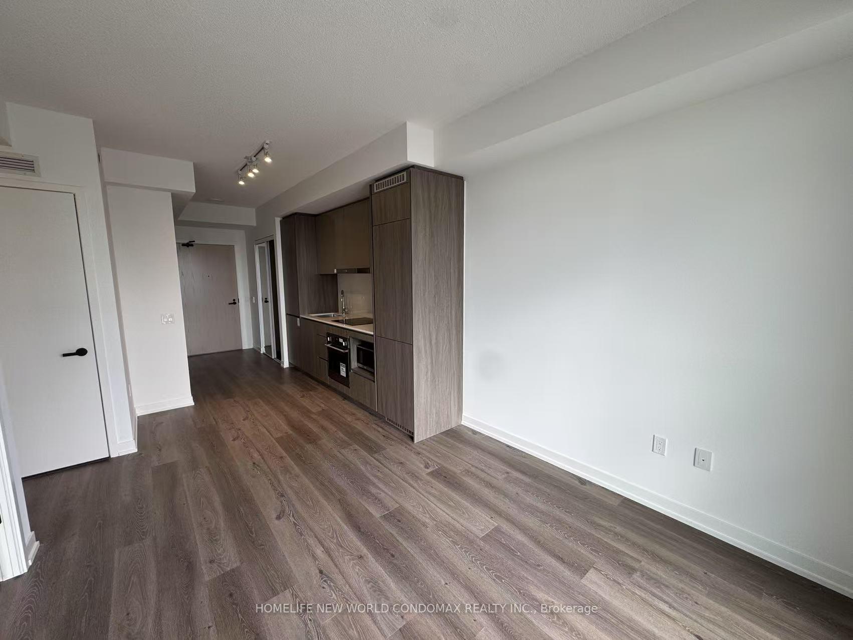 Photo 11 of Unit 1807, 28 Interchange Way, Vaughan, Vaughan Corporate Centre — HOMEH