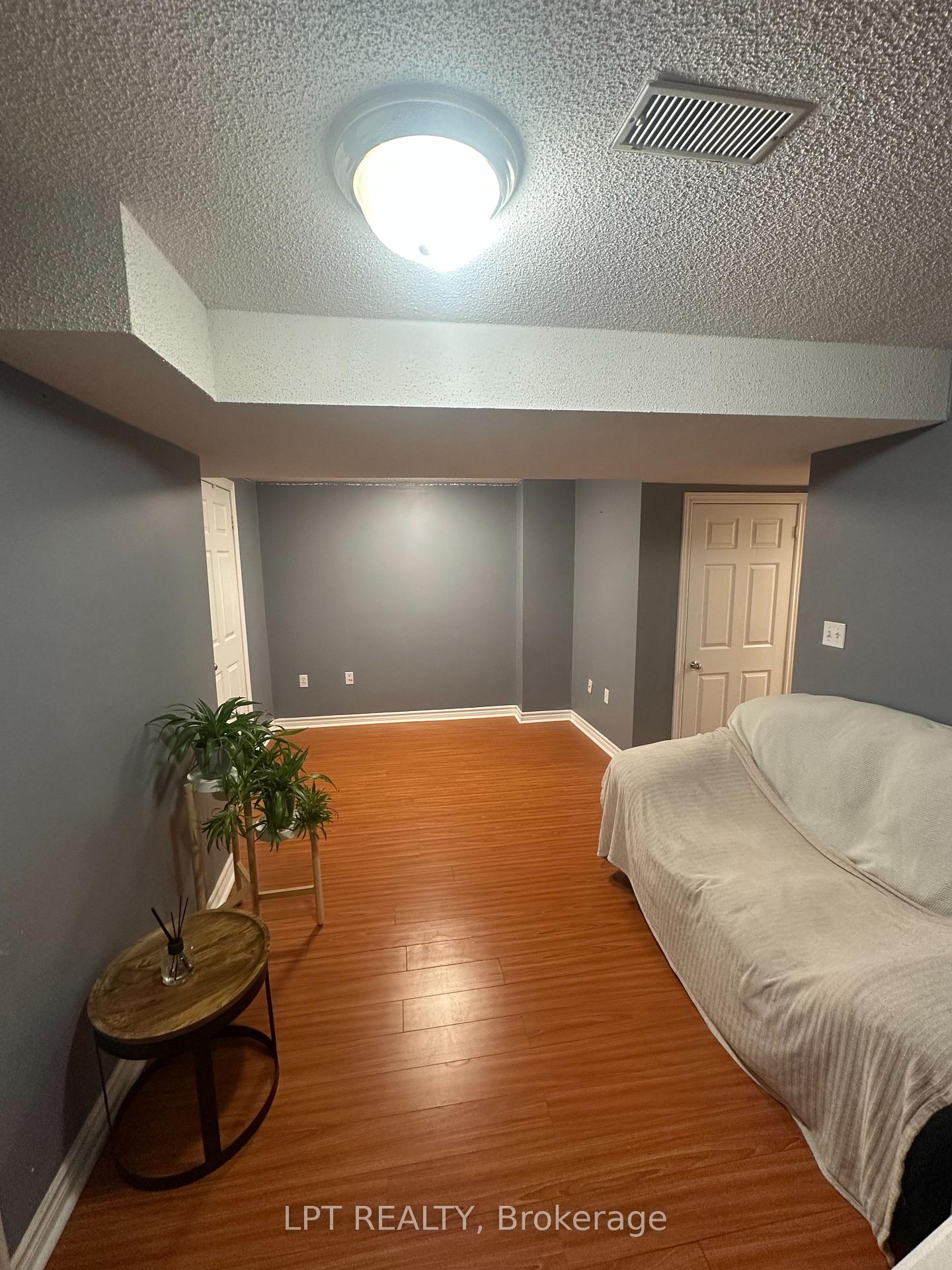Photo 2 of Unit Bsmt, 33 Kenborough Court, Markham, Milliken Mills East — HOMEH