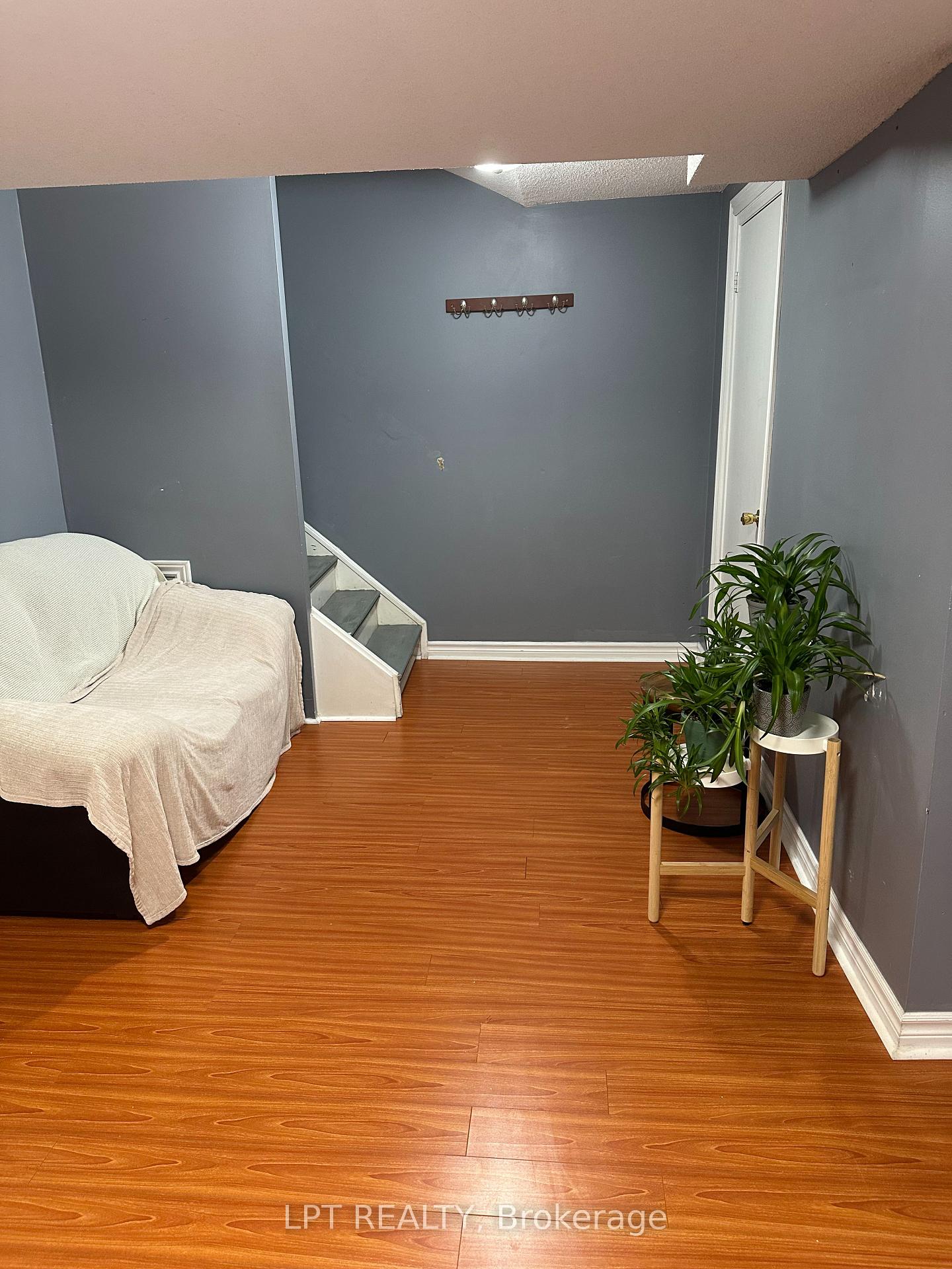 Photo 3 of Unit Bsmt, 33 Kenborough Court, Markham, Milliken Mills East — HOMEH