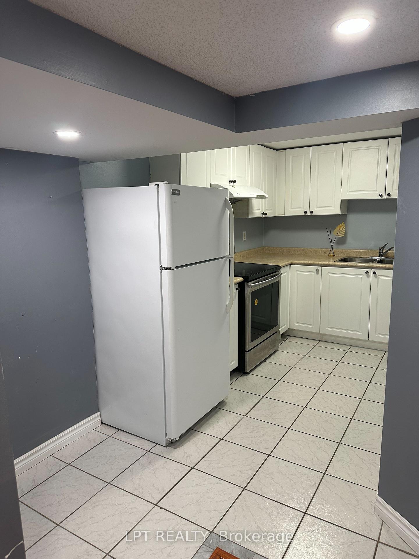 Photo 5 of Unit Bsmt, 33 Kenborough Court, Markham, Milliken Mills East — HOMEH