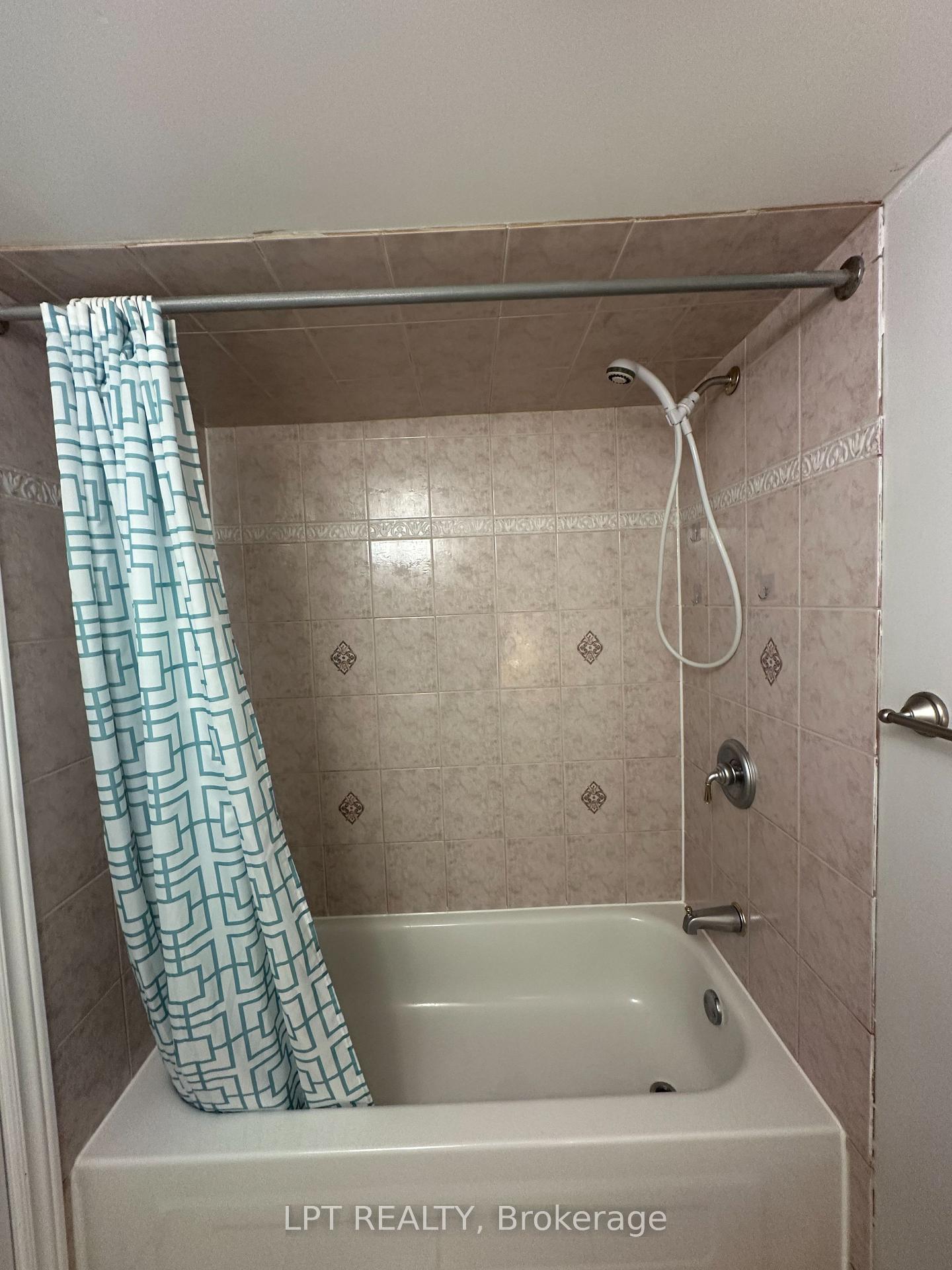 Photo 13 of Unit Bsmt, 33 Kenborough Court, Markham, Milliken Mills East — HOMEH