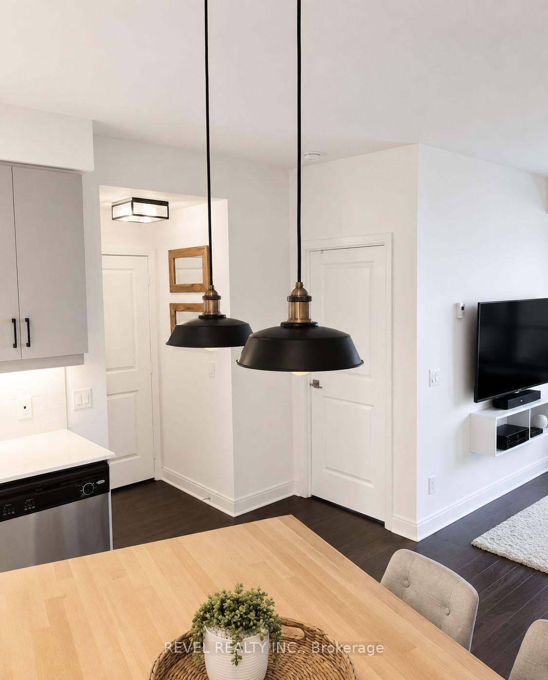 Photo 4 of Unit # 2501, 1 Scott Street, Toronto, Waterfront Communities — HOMEH