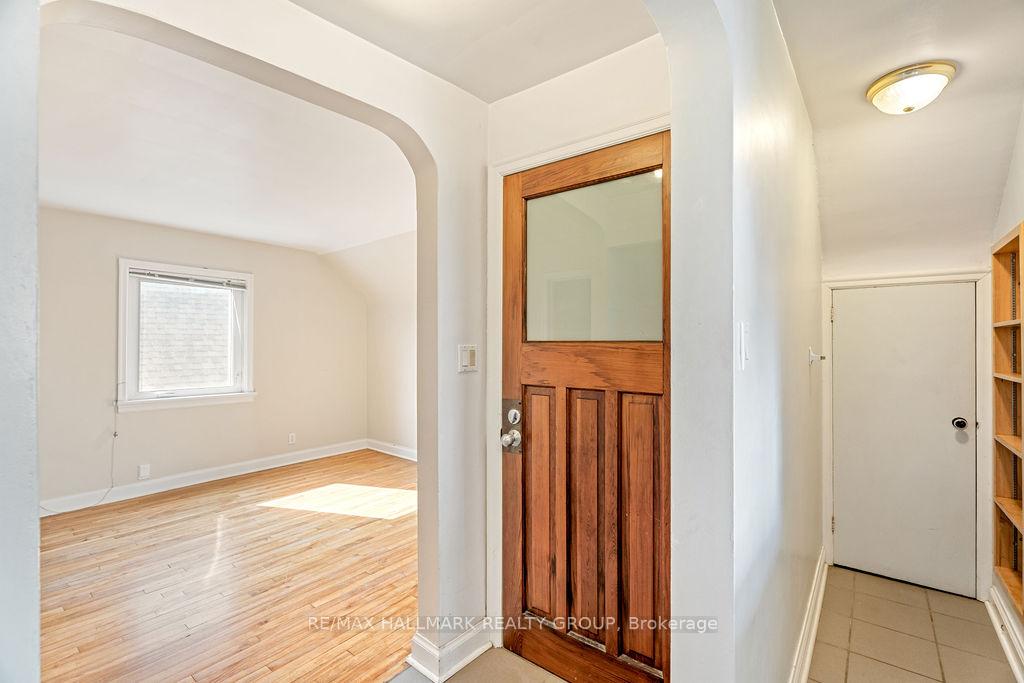 Photo 4 of Unit 2, 359 Dominion Avenue, Ottawa, Westboro West — HOMEH