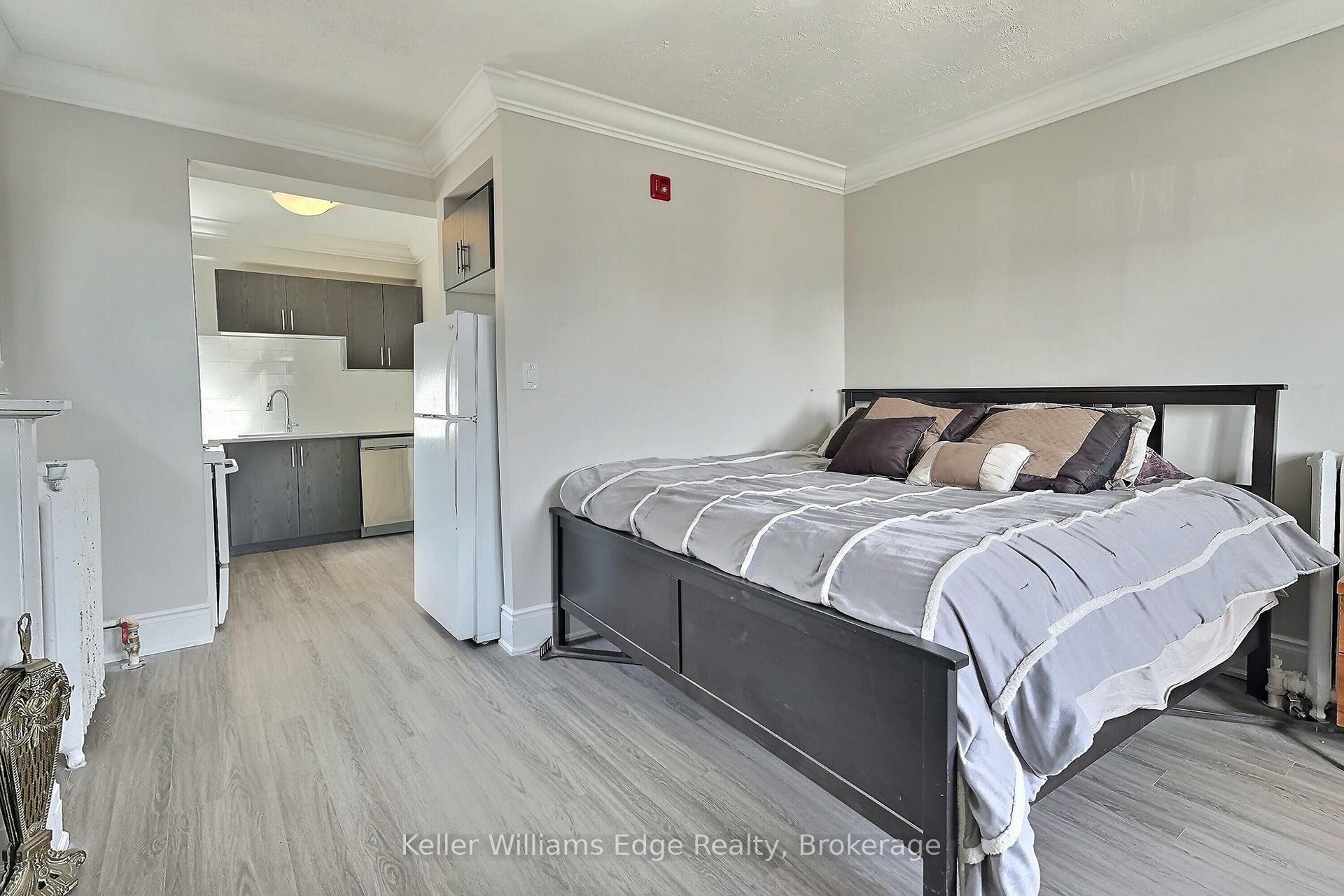 Photo 3 of Unit 5, 8 Tisdale Street S, Hamilton, Landsdale — HOMEH