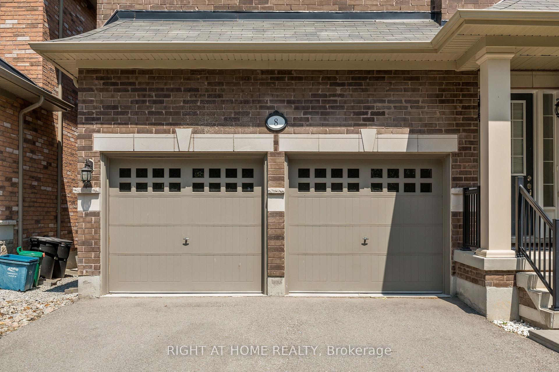 Photo 2 of 8 Monarch Drive, Halton Hills, Georgetown — HOMEH