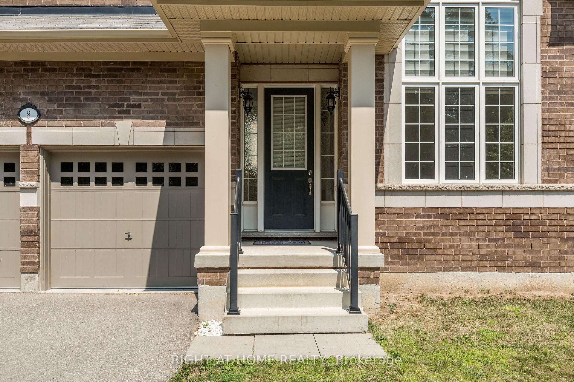 Photo 3 of 8 Monarch Drive, Halton Hills, Georgetown — HOMEH