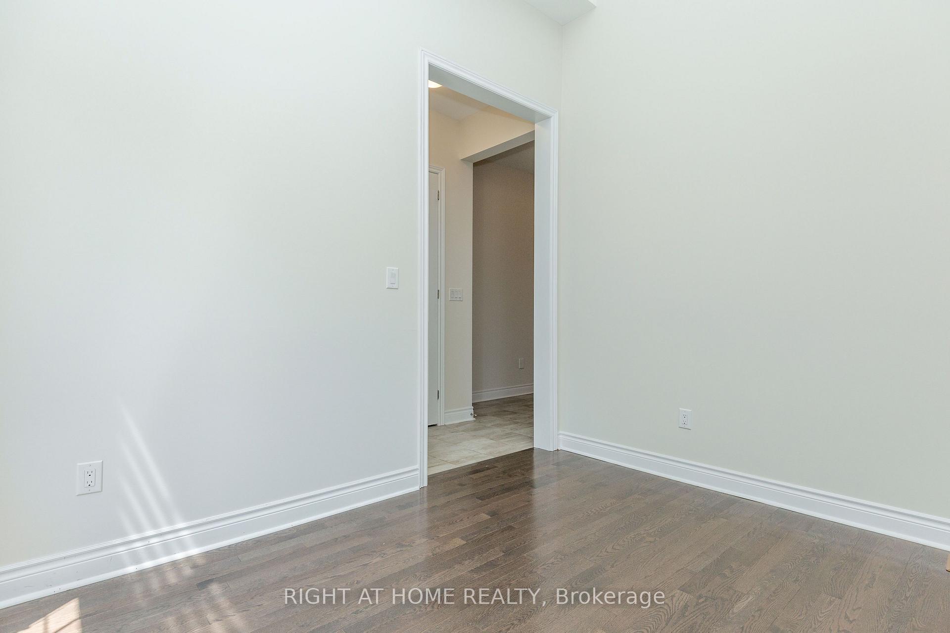 Photo 7 of 8 Monarch Drive, Halton Hills, Georgetown — HOMEH