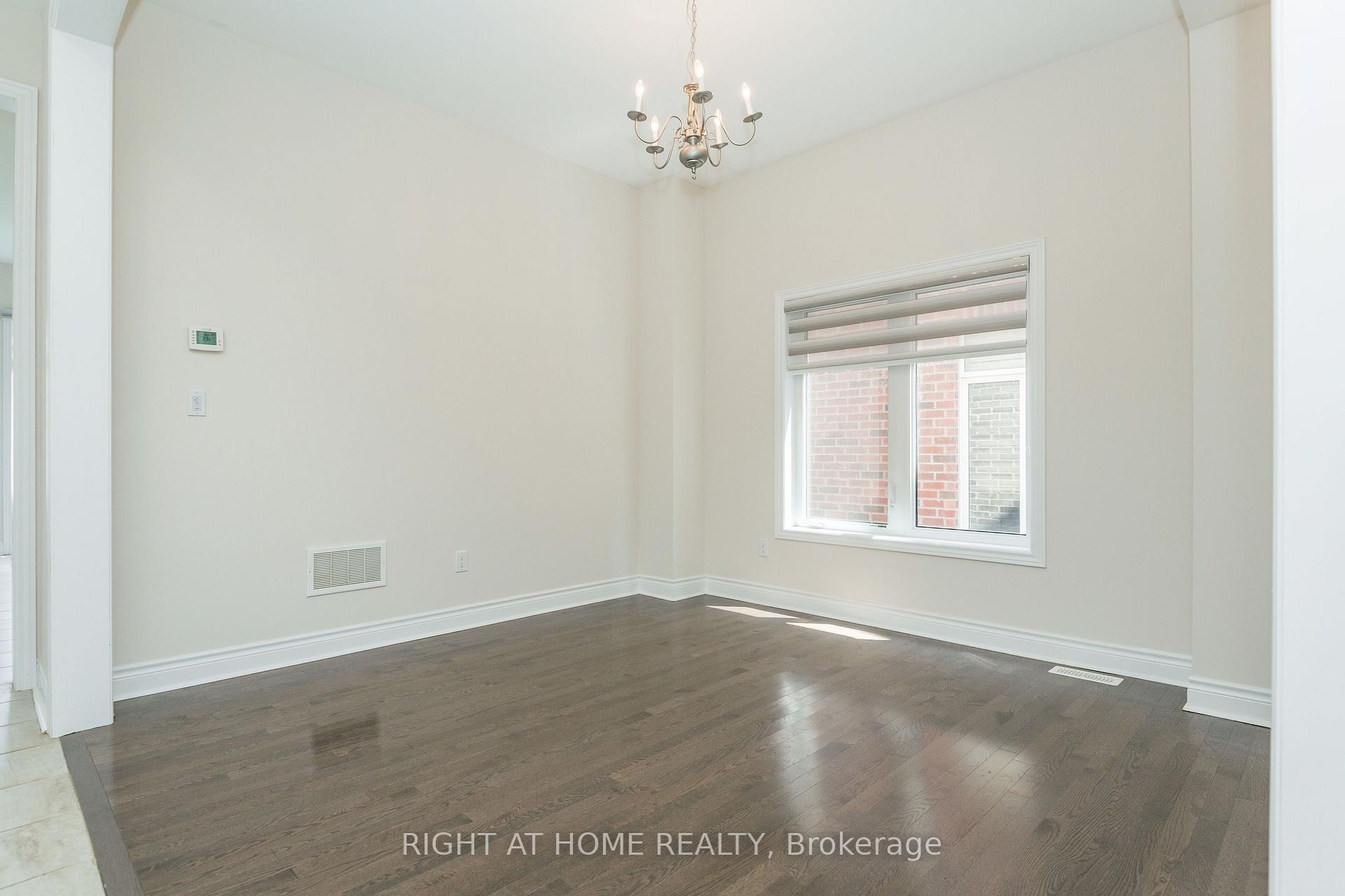 Photo 9 of 8 Monarch Drive, Halton Hills, Georgetown — HOMEH