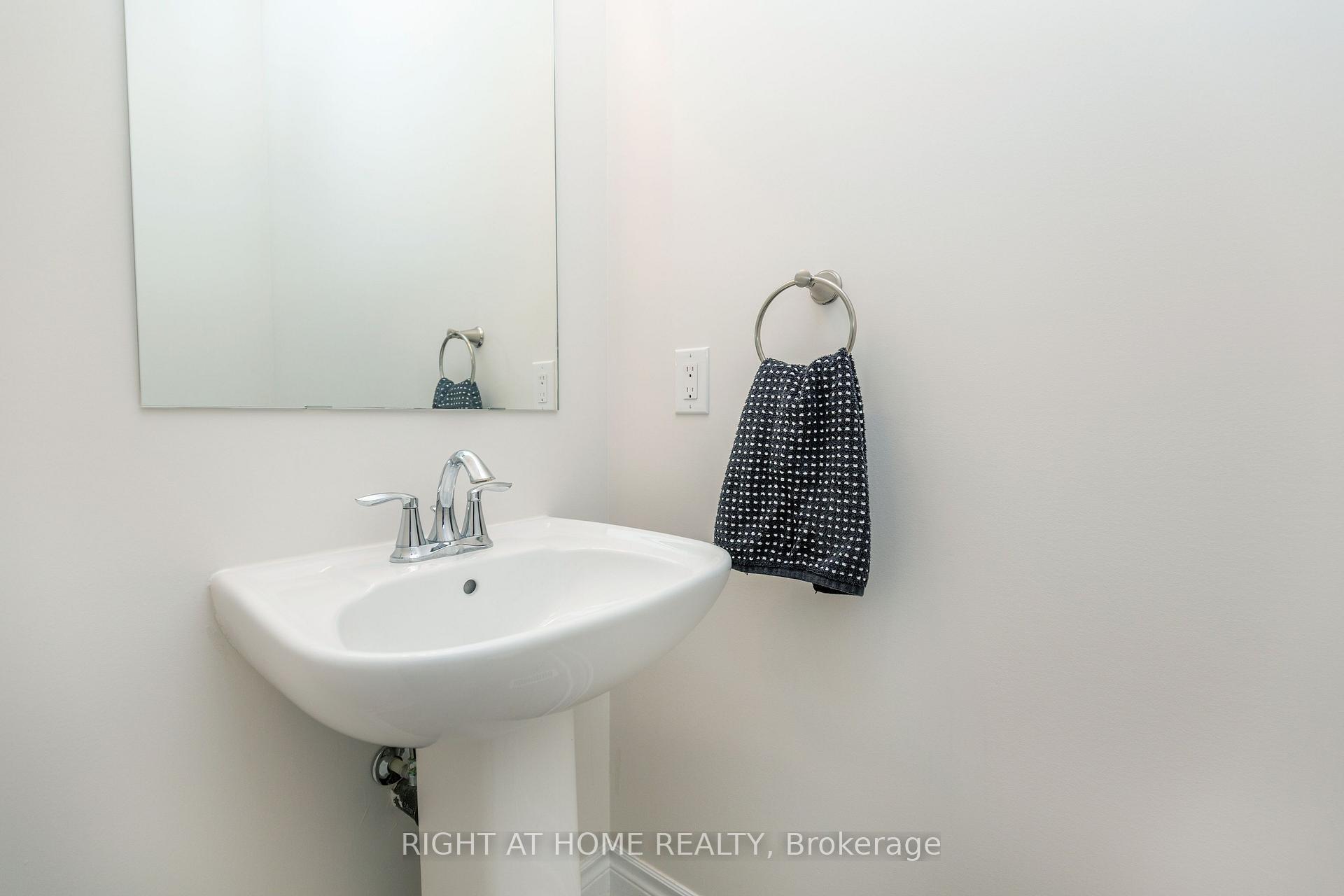Photo 11 of 8 Monarch Drive, Halton Hills, Georgetown — HOMEH