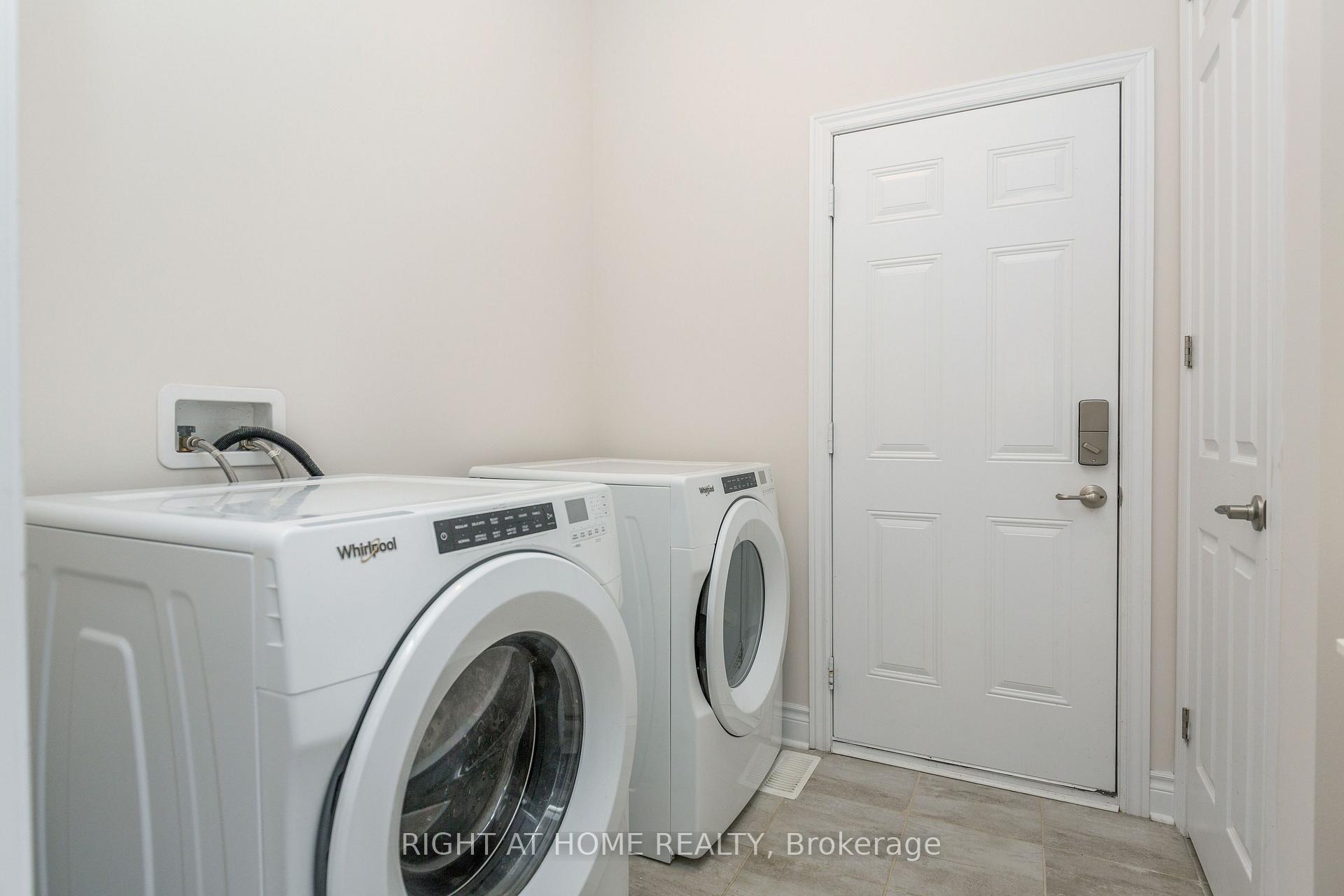 Photo 12 of 8 Monarch Drive, Halton Hills, Georgetown — HOMEH