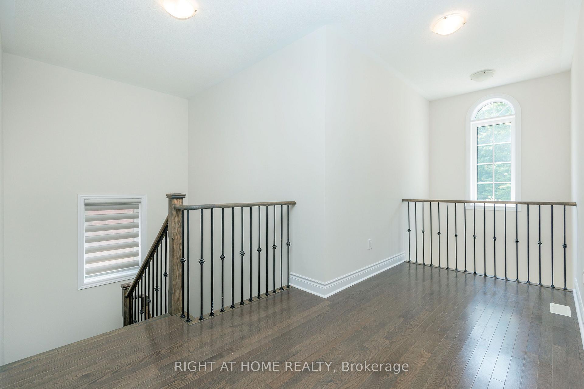 Photo 23 of 8 Monarch Drive, Halton Hills, Georgetown — HOMEH