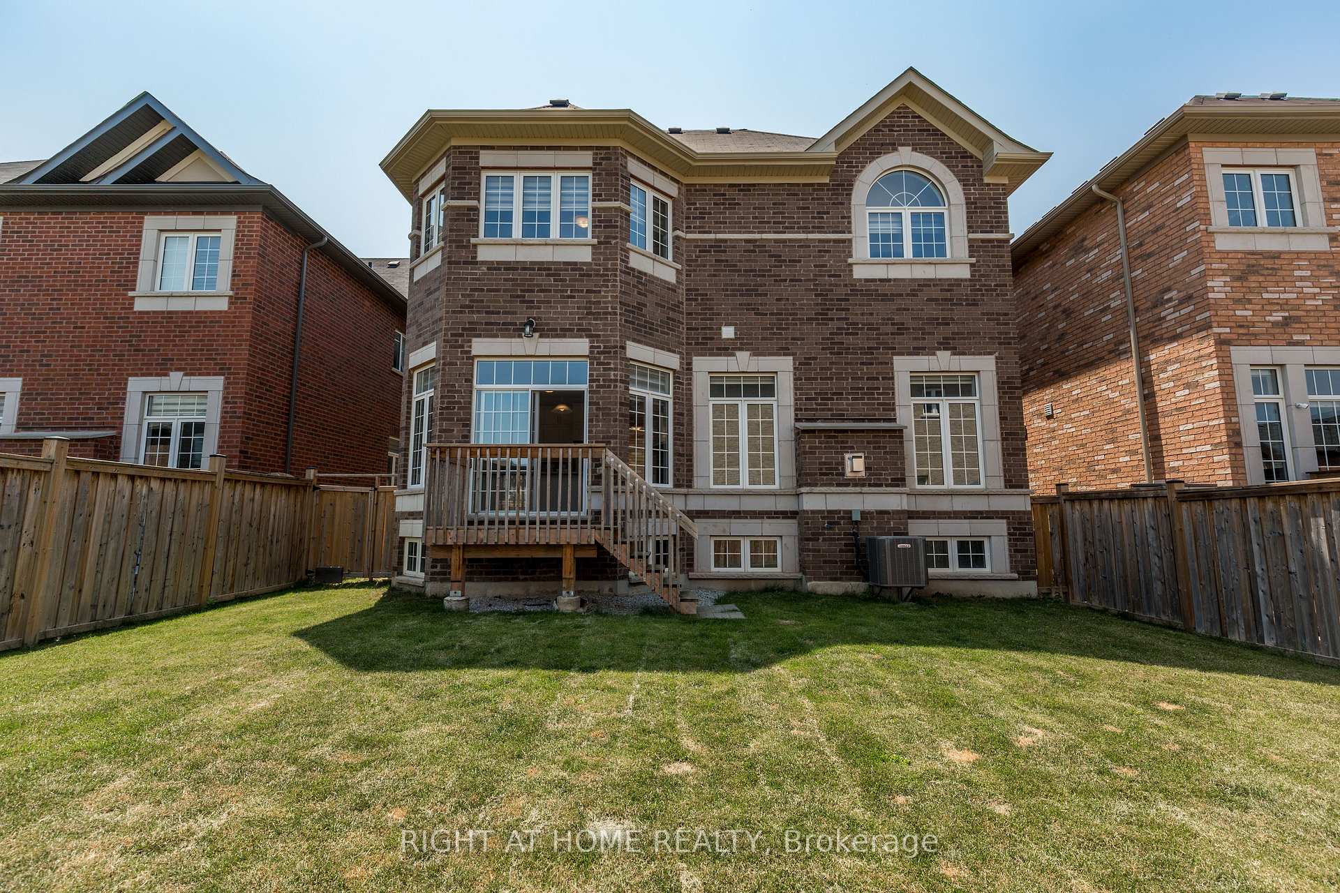 Photo 43 of 8 Monarch Drive, Halton Hills, Georgetown — HOMEH
