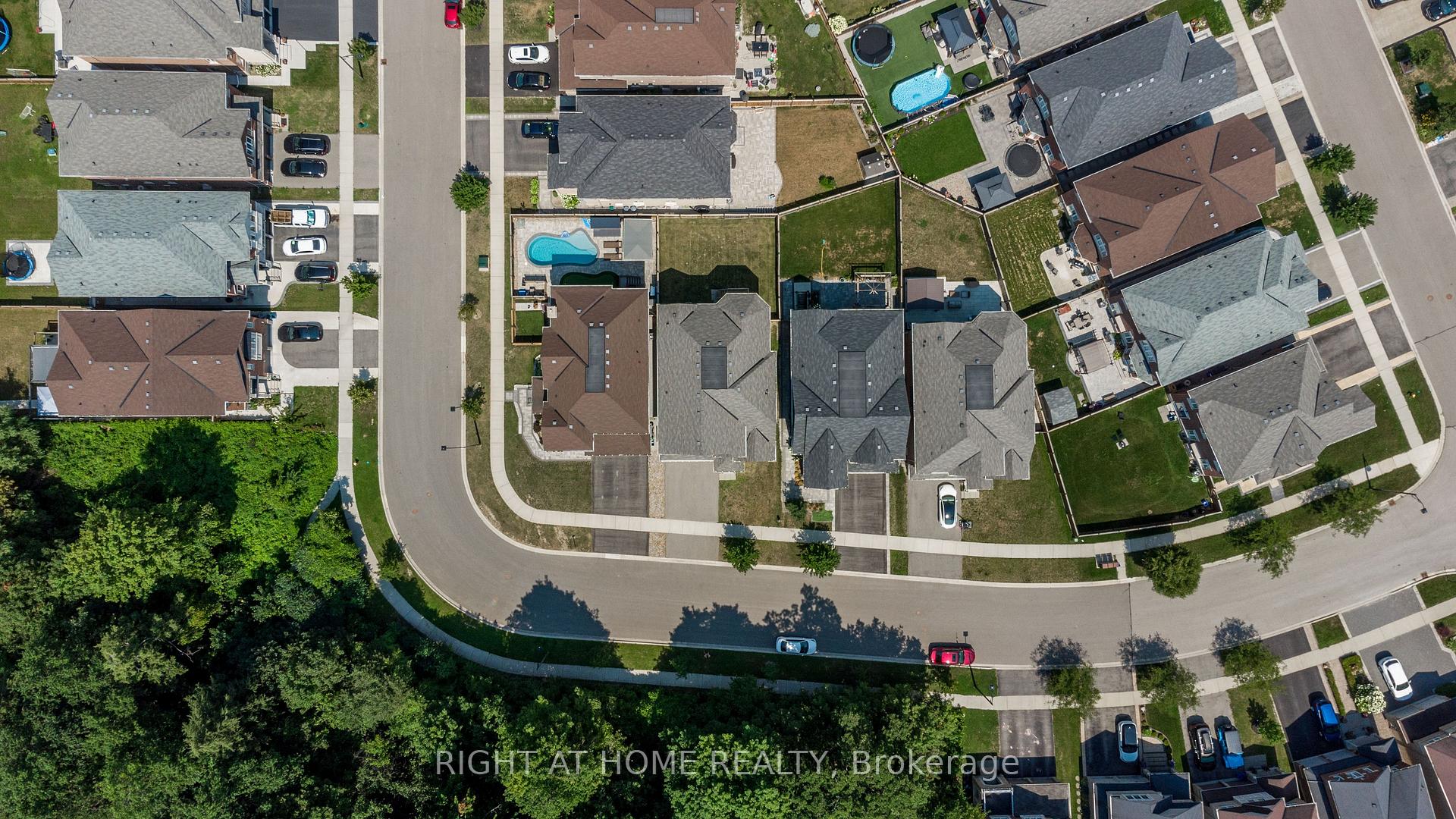 Photo 44 of 8 Monarch Drive, Halton Hills, Georgetown — HOMEH