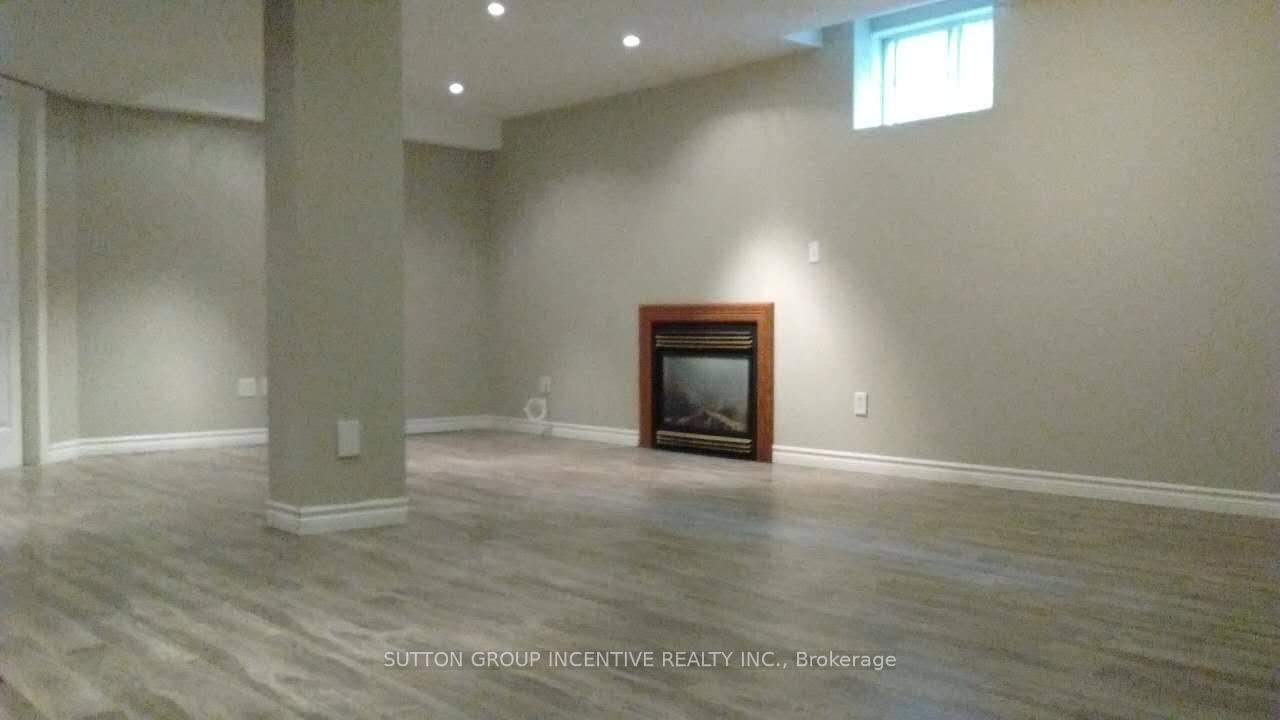 Photo 8 of 18 Merganser Court, Barrie, Painswick South — HOMEH