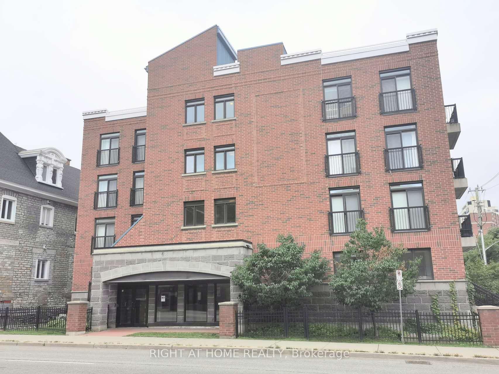 Front of Unit 407, 456 King Edward Avenue