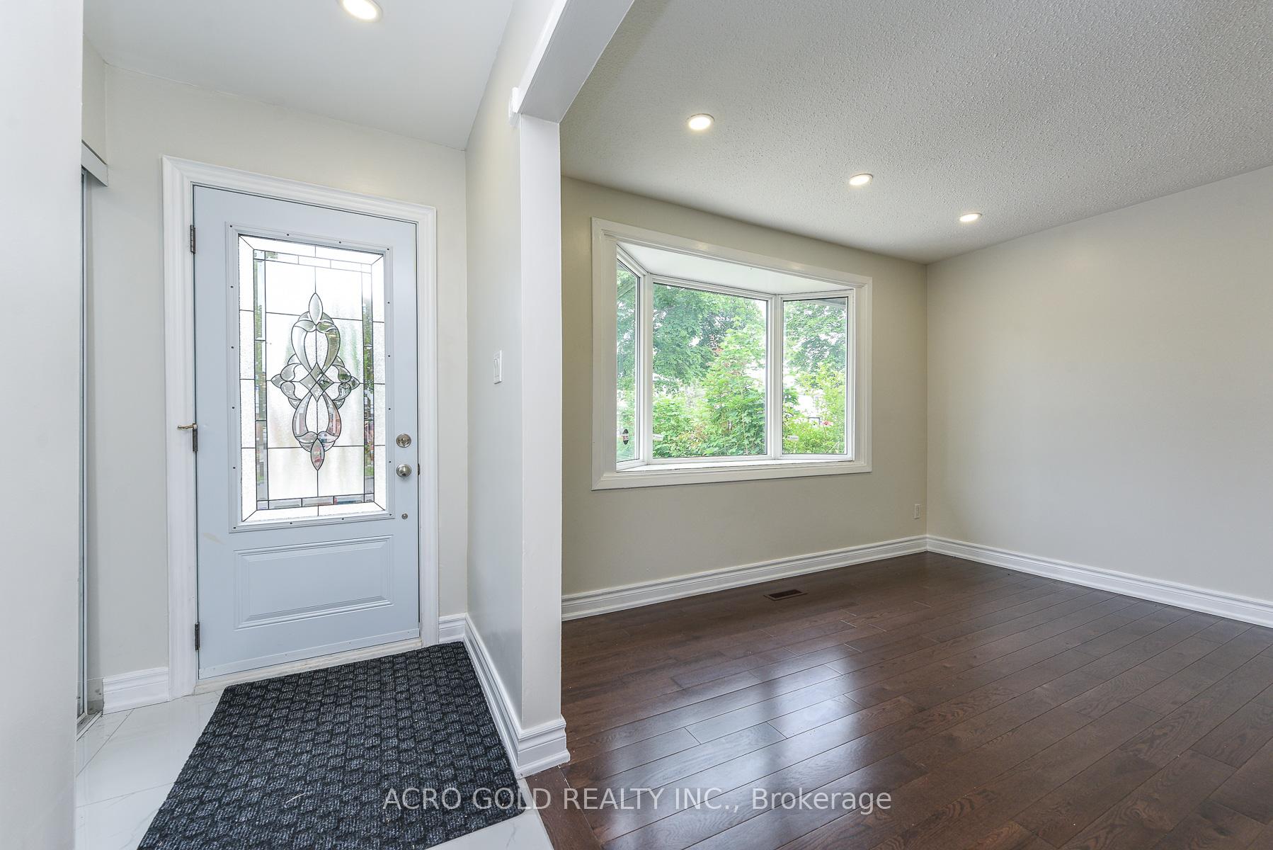 Photo 5 of 96 Archdekin Drive, Brampton, Madoc — HOMEH