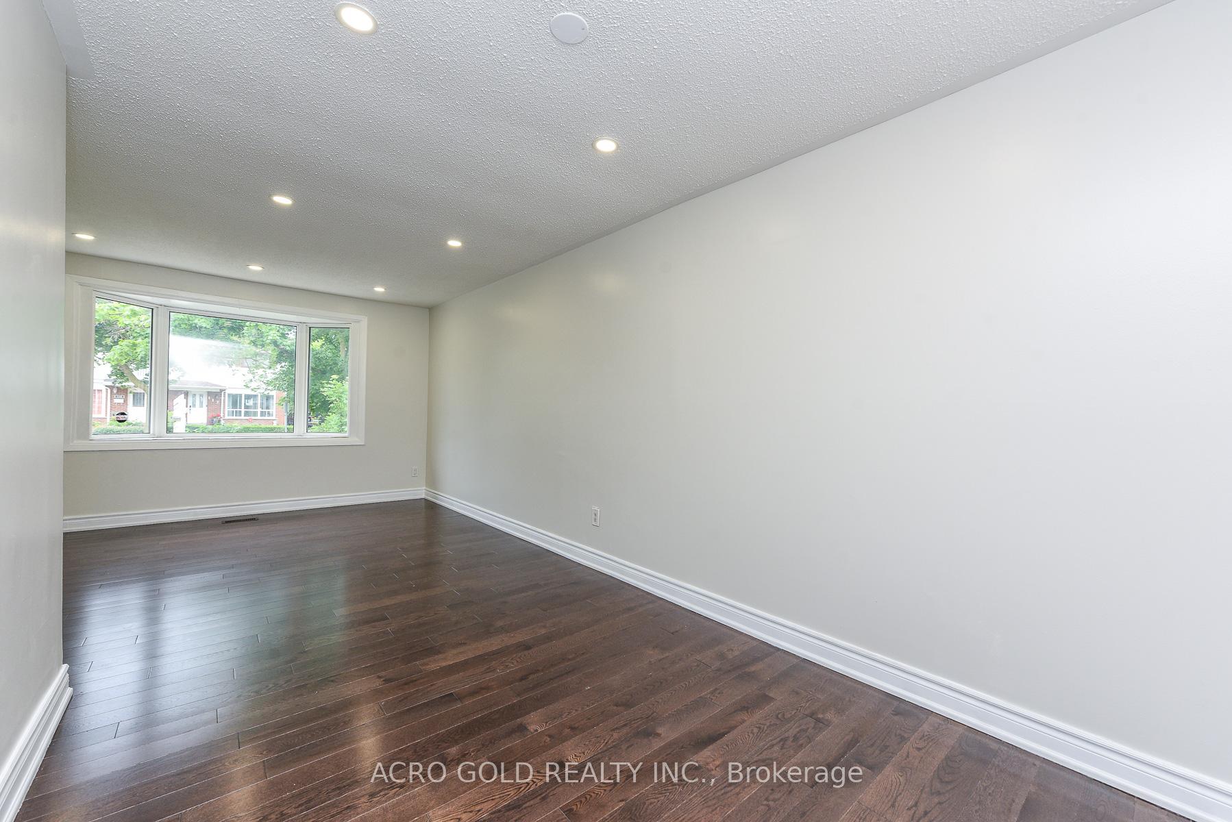 Photo 7 of 96 Archdekin Drive, Brampton, Madoc — HOMEH