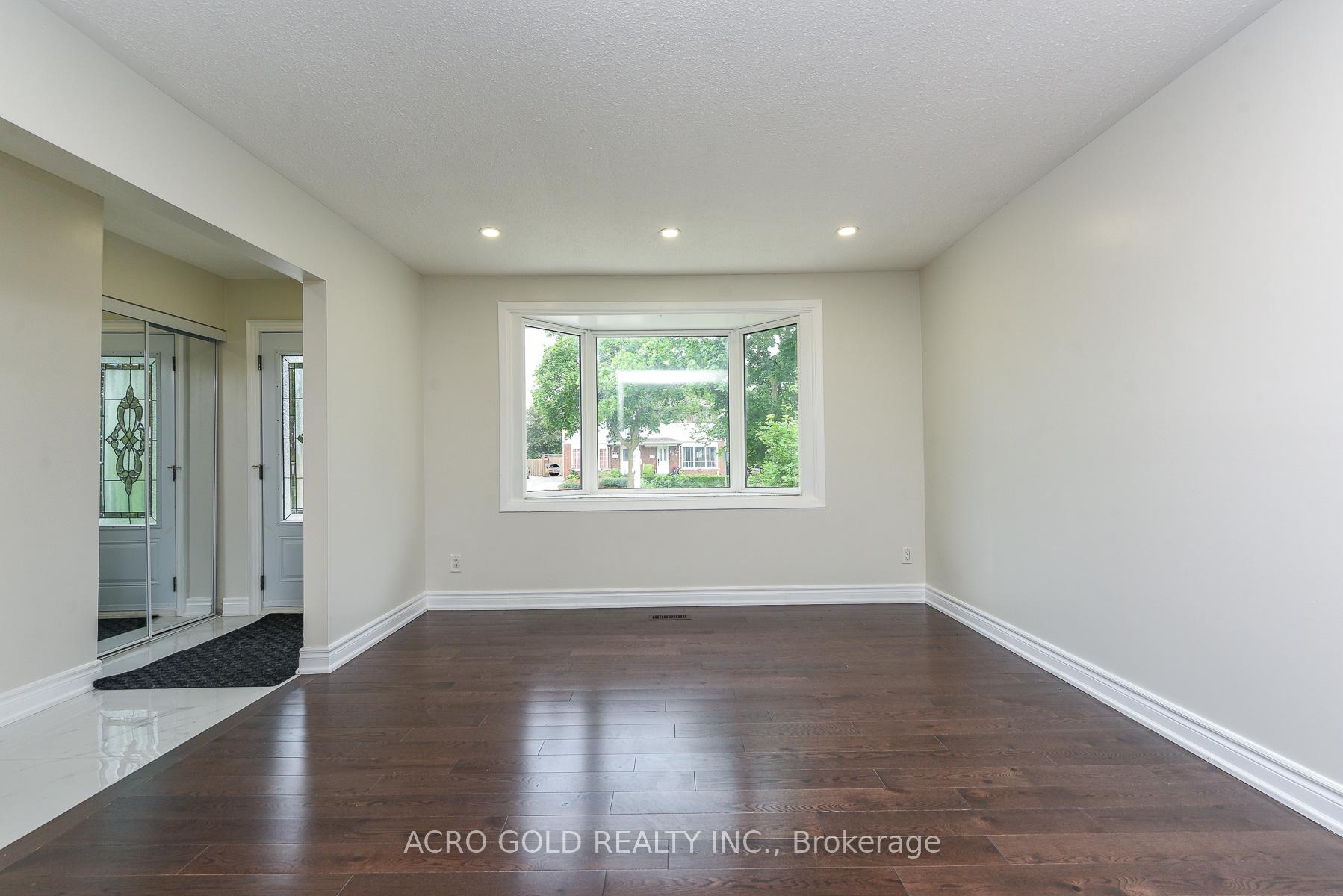Photo 9 of 96 Archdekin Drive, Brampton, Madoc — HOMEH