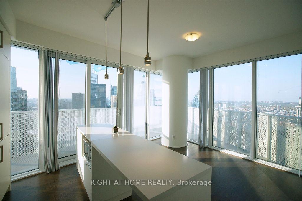 Photo 6 of Unit 5704, 100 Harbour Street, Toronto, Waterfront Communities — HOMEH