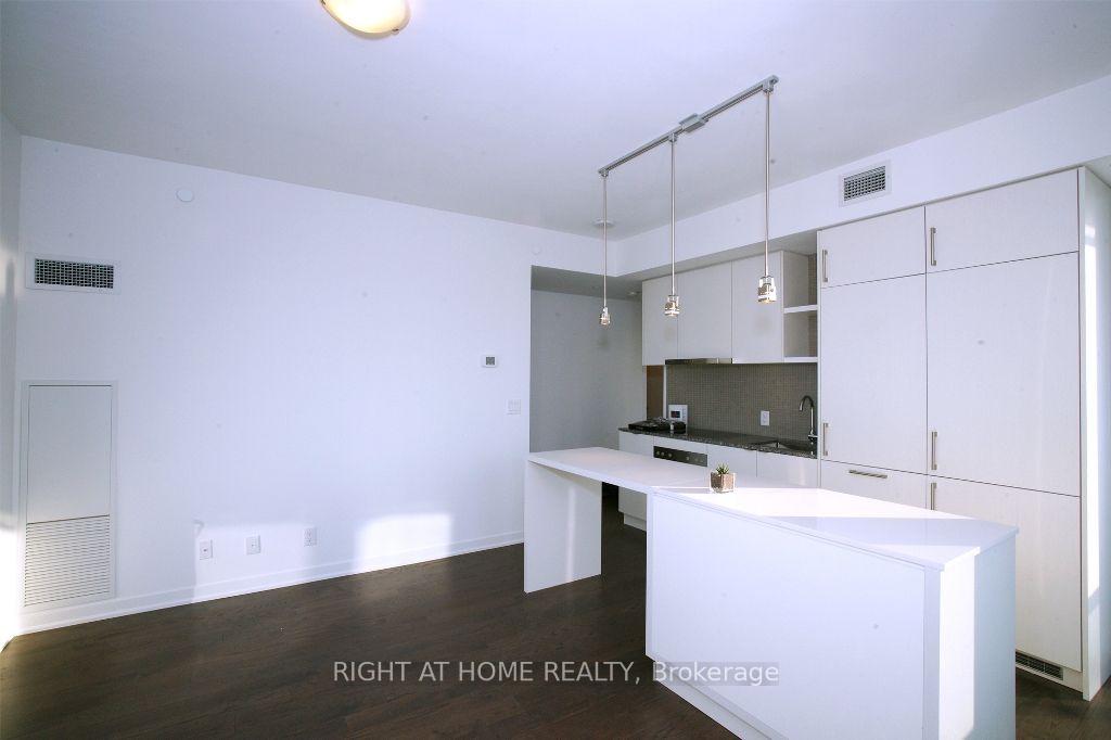 Photo 7 of Unit 5704, 100 Harbour Street, Toronto, Waterfront Communities — HOMEH