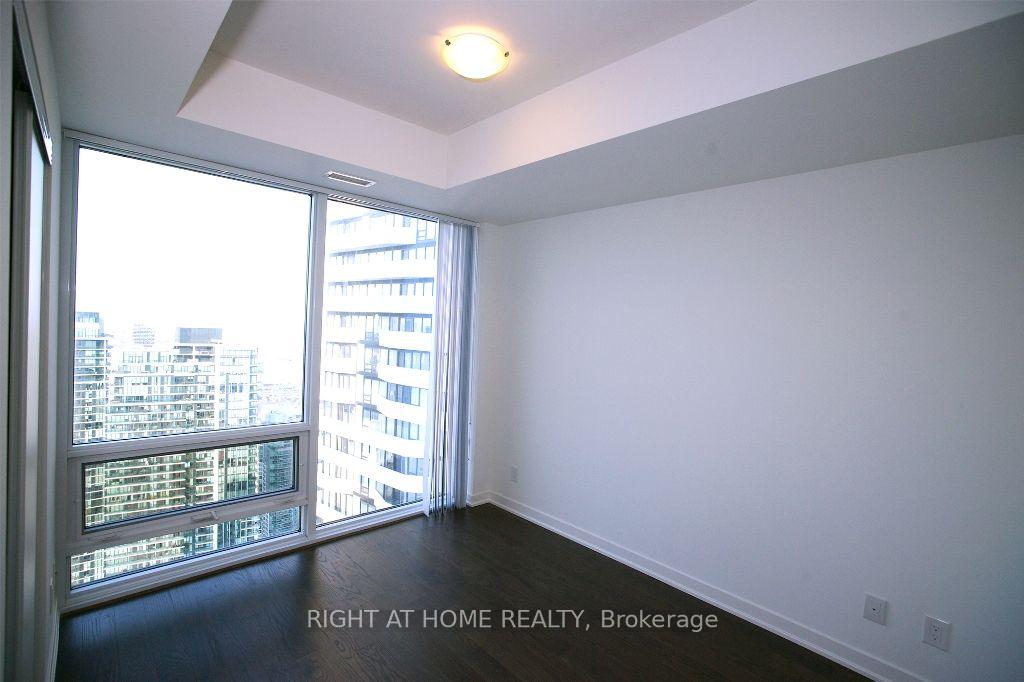 Photo 10 of Unit 5704, 100 Harbour Street, Toronto, Waterfront Communities — HOMEH