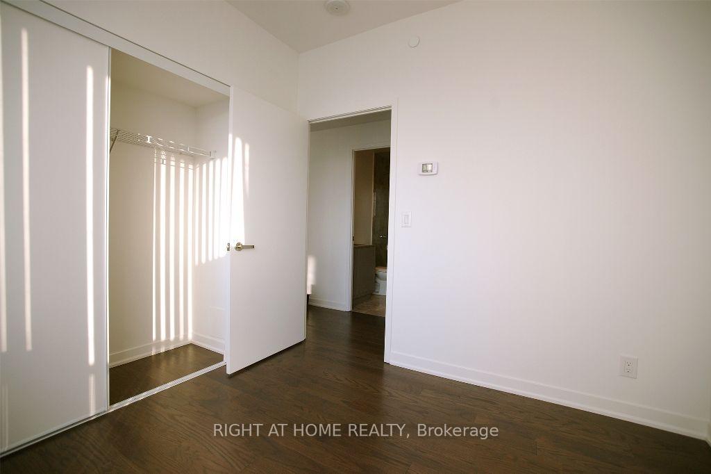 Photo 11 of Unit 5704, 100 Harbour Street, Toronto, Waterfront Communities — HOMEH