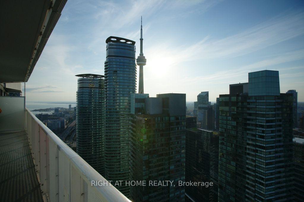 Photo 13 of Unit 5704, 100 Harbour Street, Toronto, Waterfront Communities — HOMEH