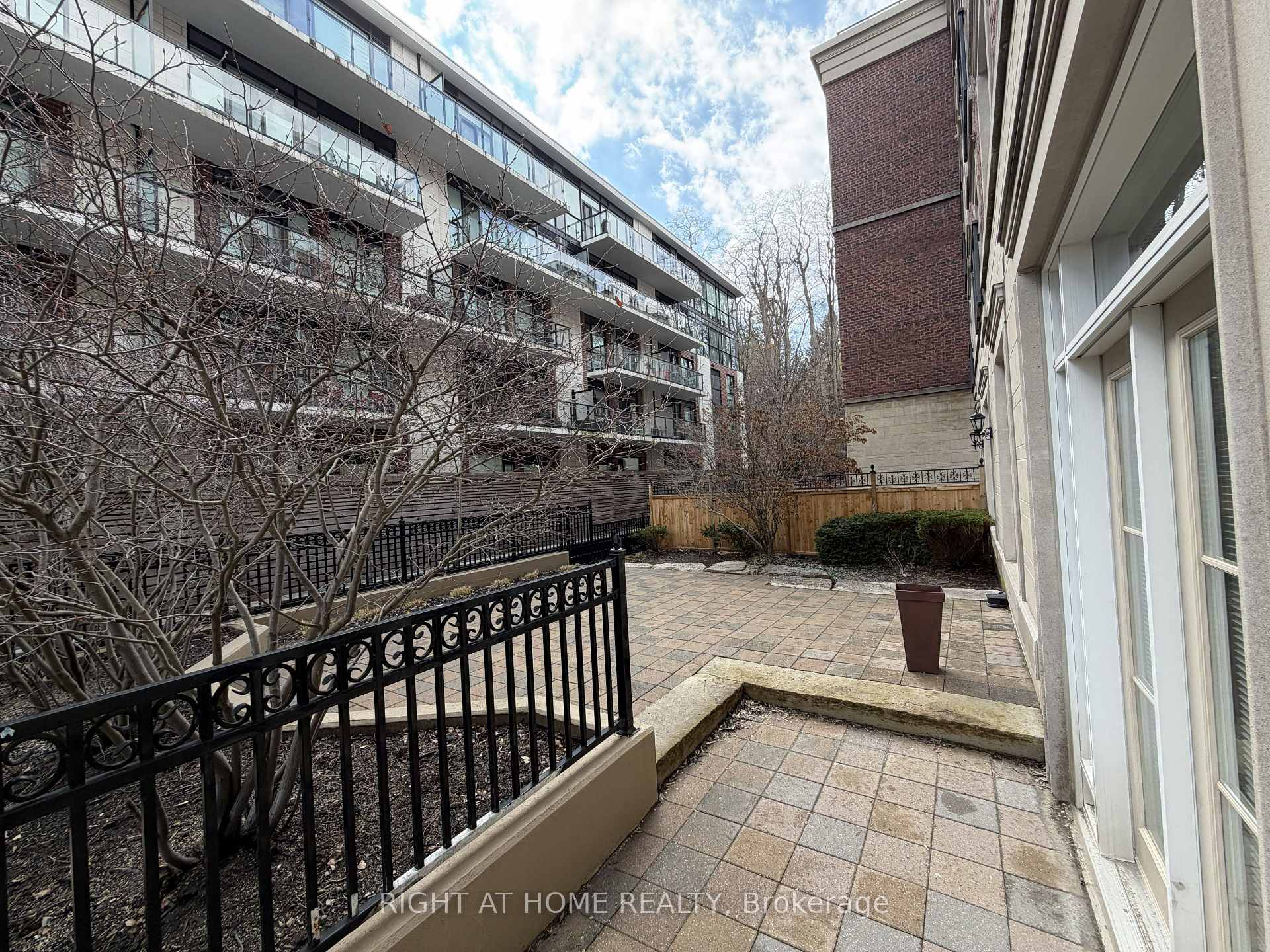 Photo 10 of Unit 309, 60 Ann Street, Caledon, Bolton West — HOMEH