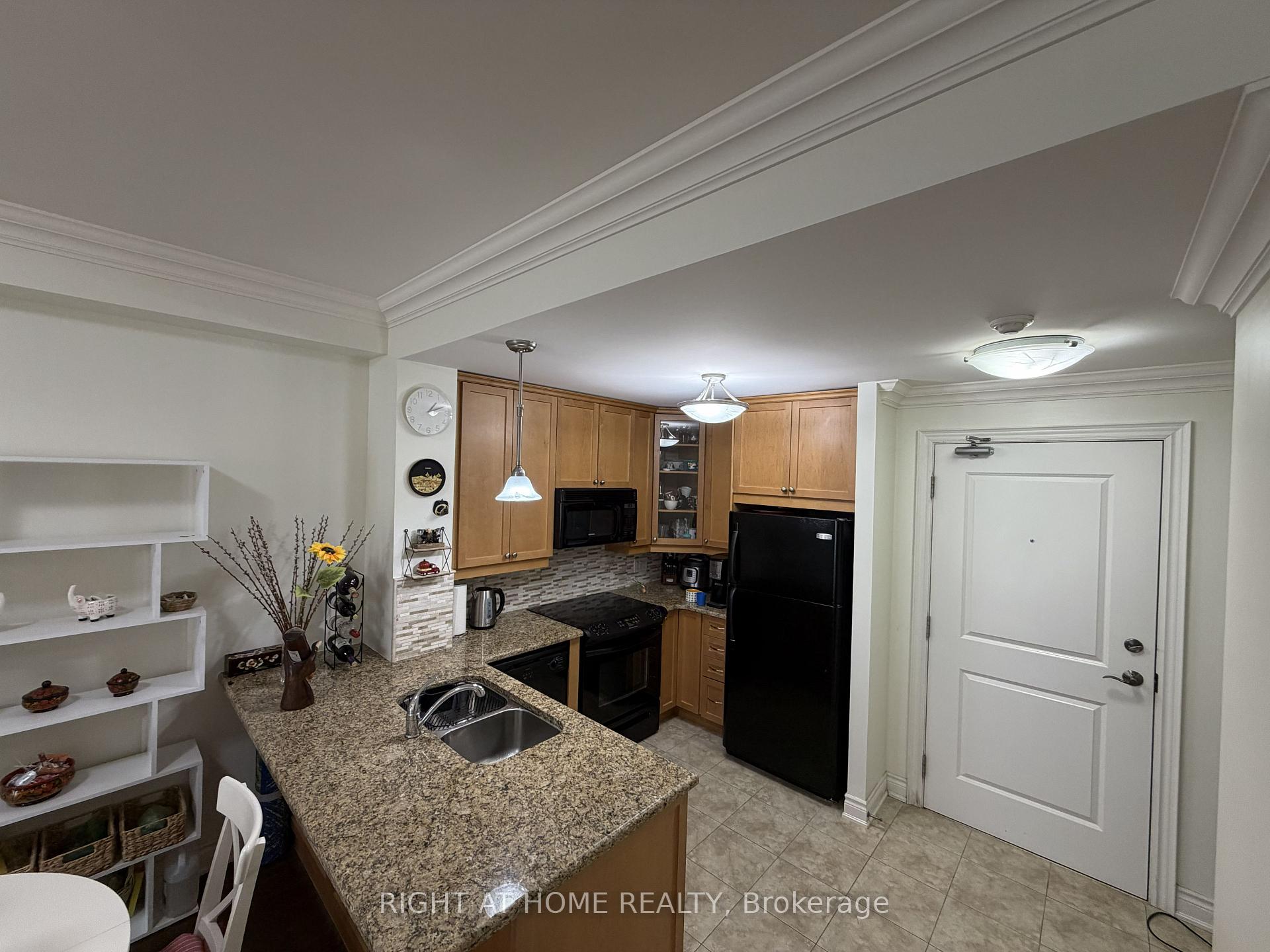 Photo 18 of Unit 309, 60 Ann Street, Caledon, Bolton West — HOMEH