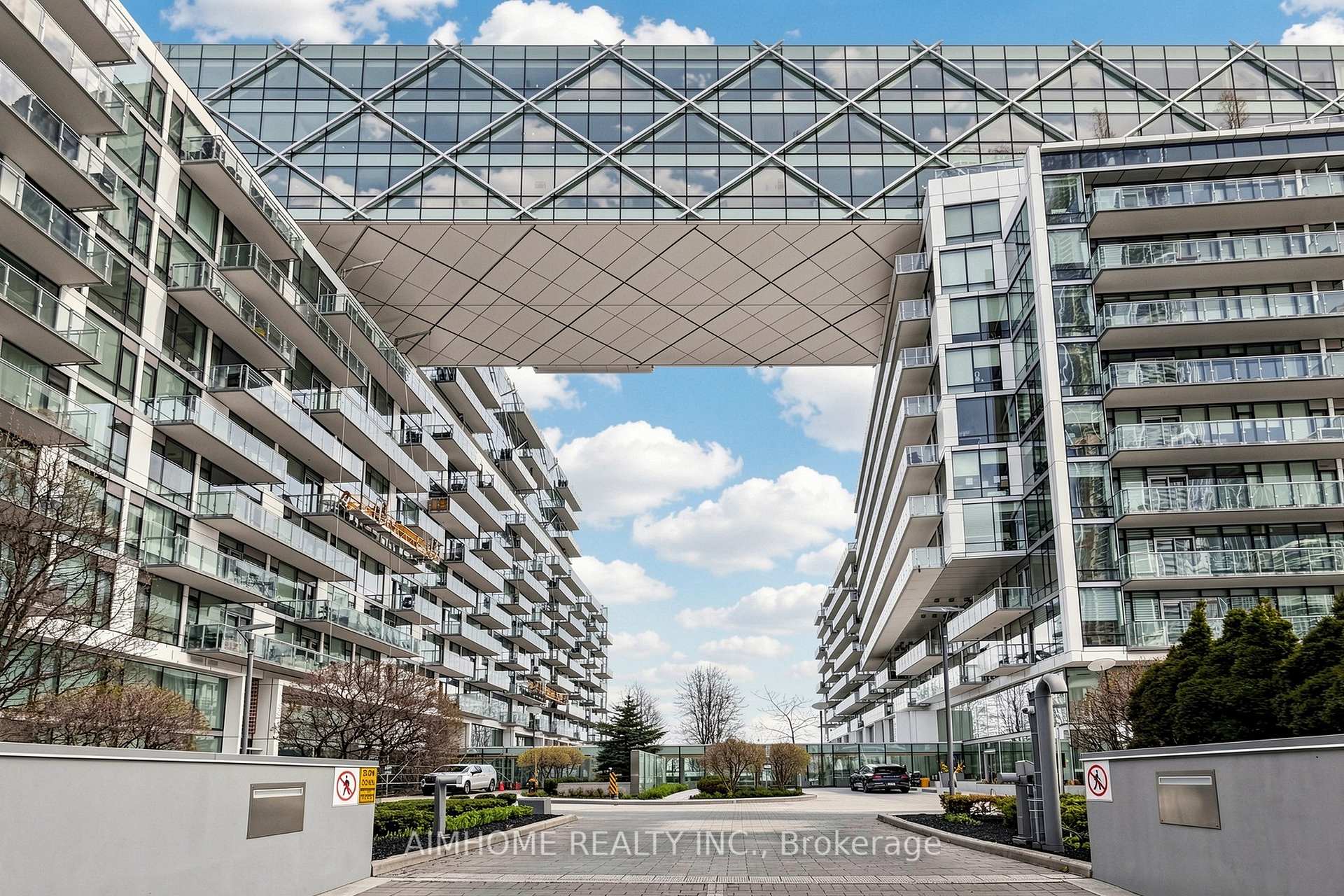 Front of Unit 328, 39 Queens Quay
