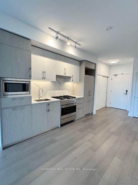 Photo 3 of Unit 608, 8 Manor Road W, Toronto, Yonge-Eglinton — HOMEH