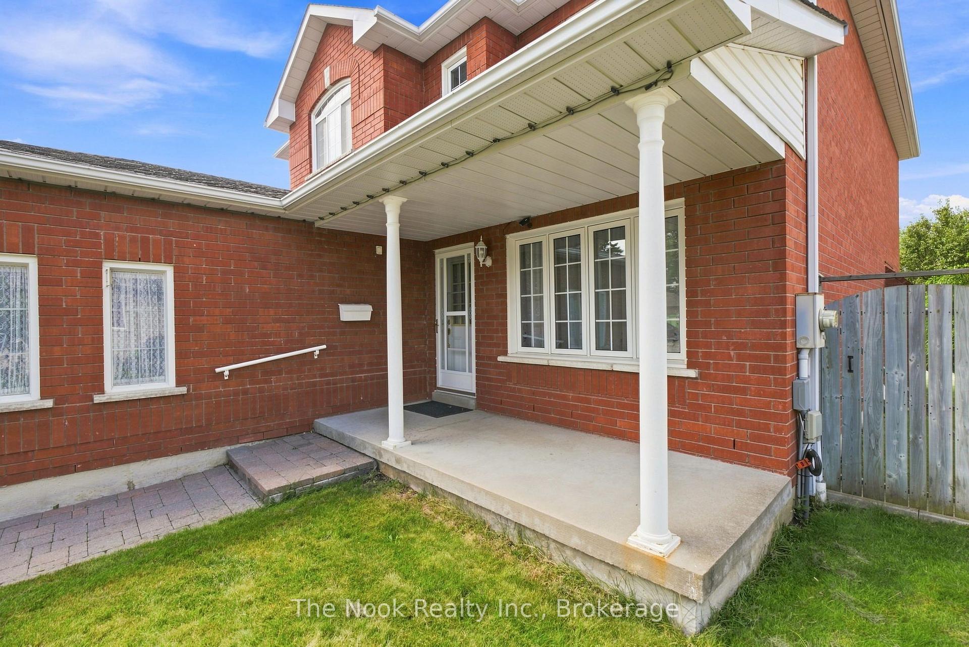 Photo 3 of 3544 Garrard Road, Whitby, Rolling Acres — HOMEH