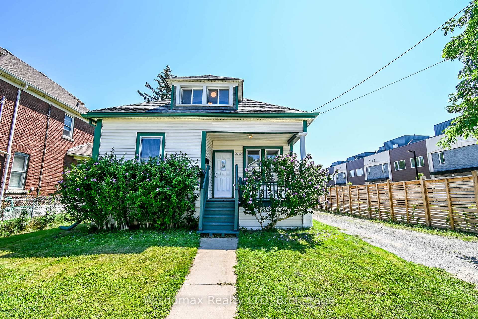 Front of 5790 Robinson Street