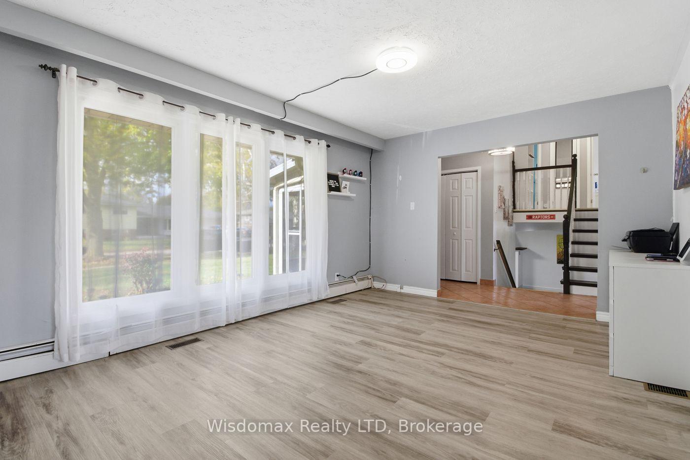 Photo 6 of 3384 Baker Crescent, Niagara Falls, Casey — HOMEH