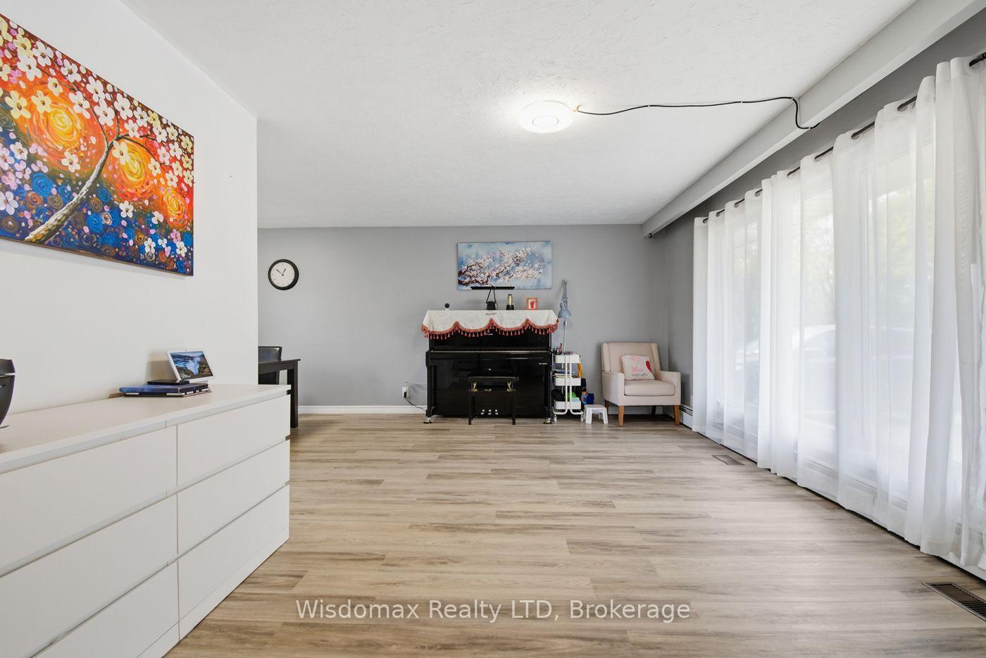 Photo 7 of 3384 Baker Crescent, Niagara Falls, Casey — HOMEH