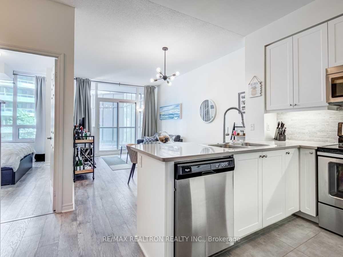 Photo 2 of Unit 305, 25 Lower Simcoe Street, Toronto, Waterfront Communities — HOMEH