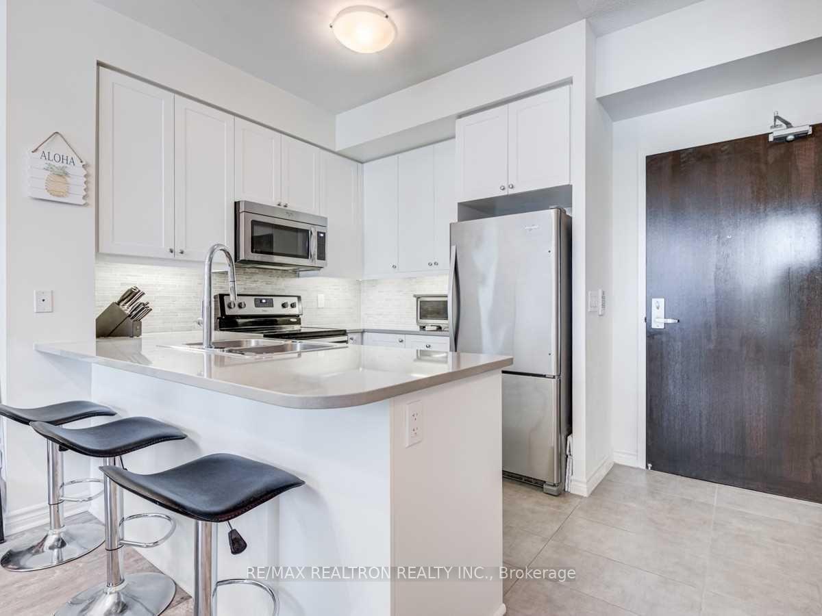 Photo 3 of Unit 305, 25 Lower Simcoe Street, Toronto, Waterfront Communities — HOMEH