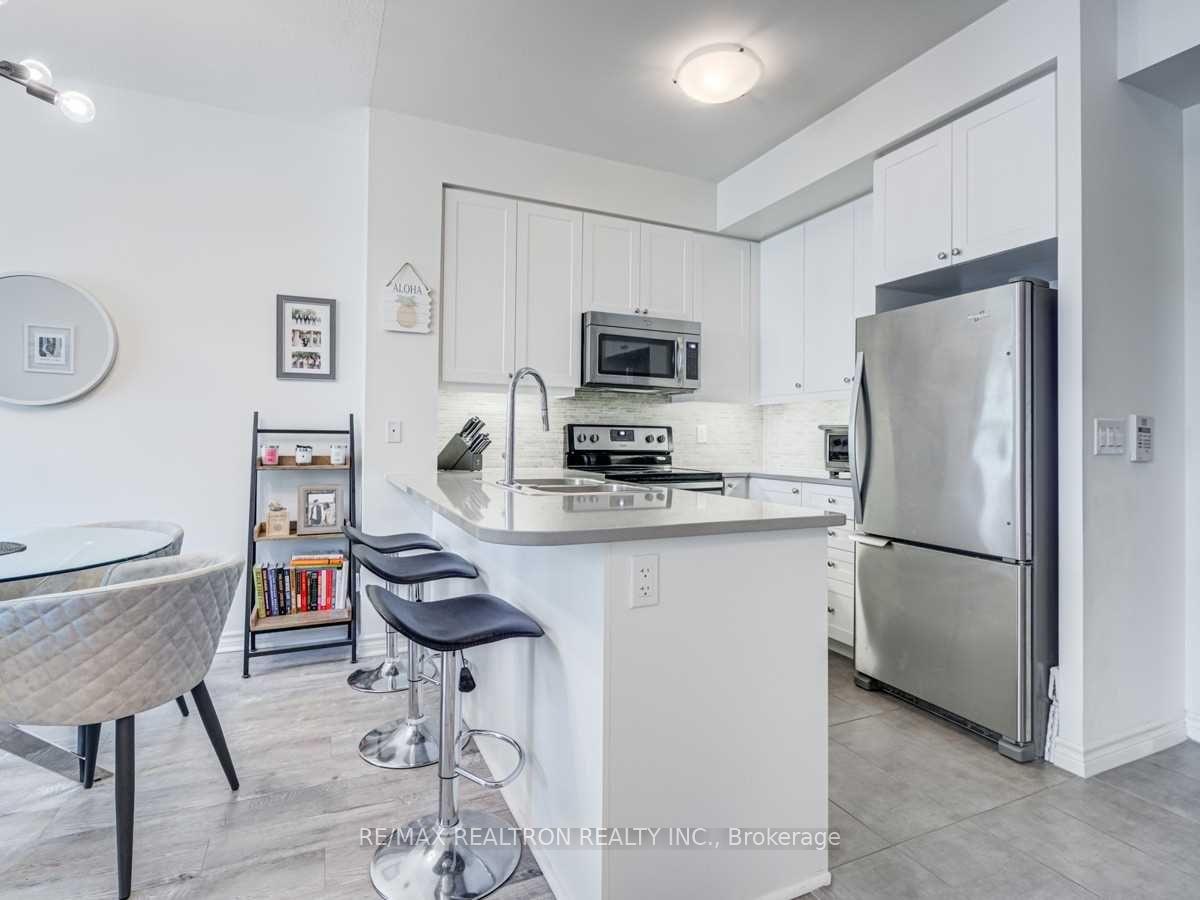 Photo 4 of Unit 305, 25 Lower Simcoe Street, Toronto, Waterfront Communities — HOMEH