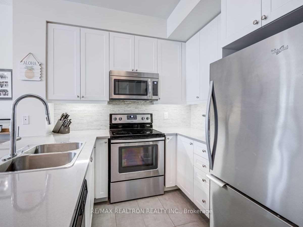 Photo 5 of Unit 305, 25 Lower Simcoe Street, Toronto, Waterfront Communities — HOMEH