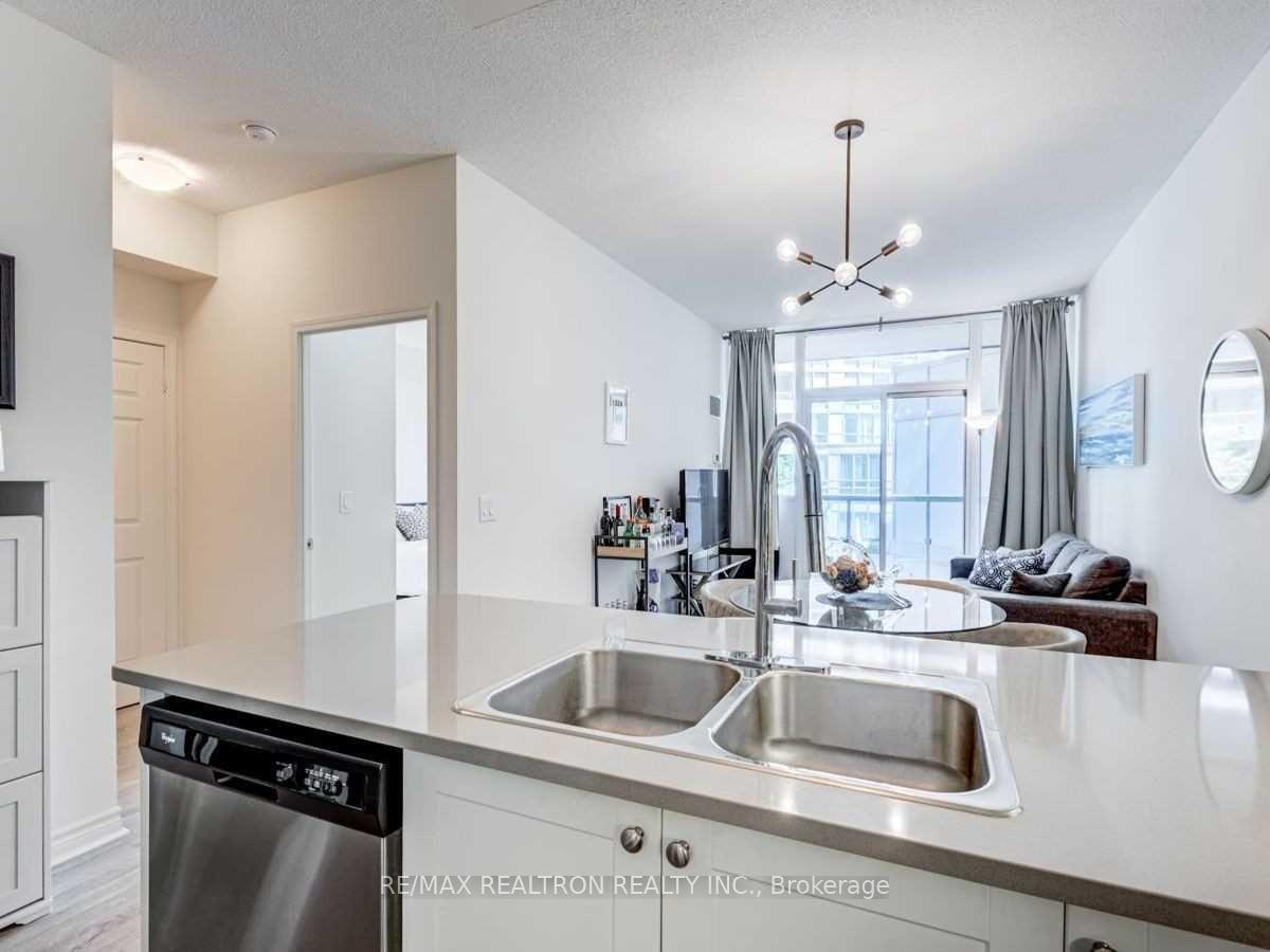 Photo 6 of Unit 305, 25 Lower Simcoe Street, Toronto, Waterfront Communities — HOMEH