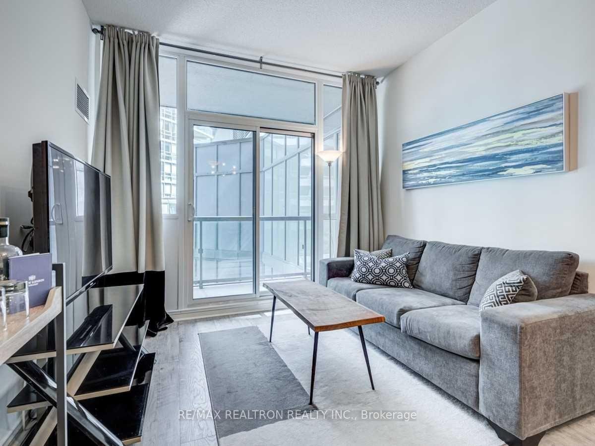 Photo 10 of Unit 305, 25 Lower Simcoe Street, Toronto, Waterfront Communities — HOMEH