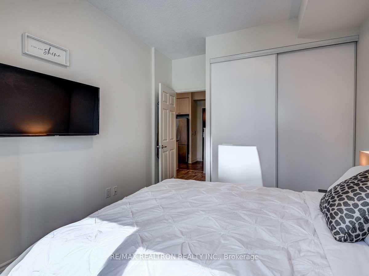 Photo 13 of Unit 305, 25 Lower Simcoe Street, Toronto, Waterfront Communities — HOMEH