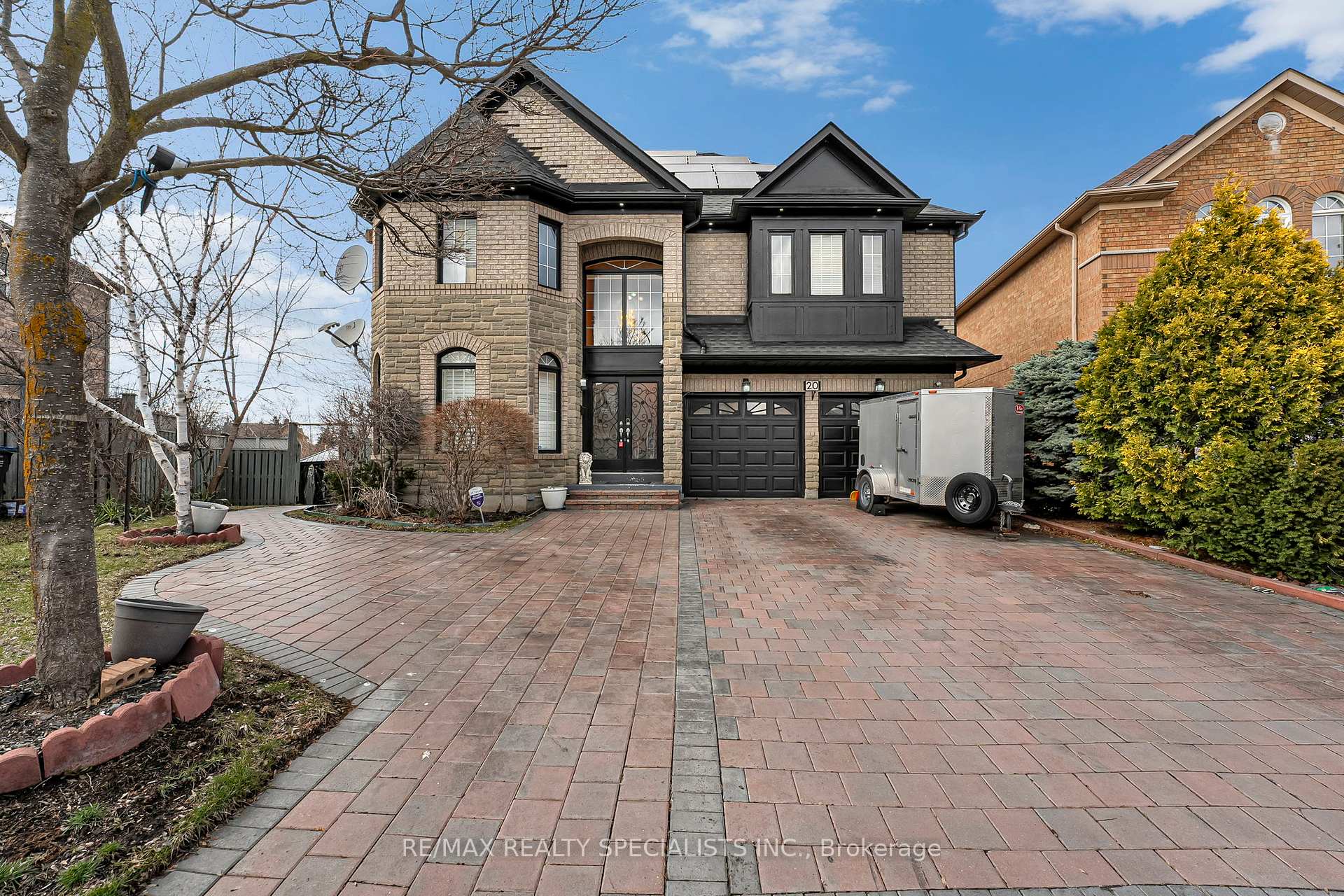 Photo 4 of 20 Silktop Trail, Brampton, Sandringham-Wellington — HOMEH