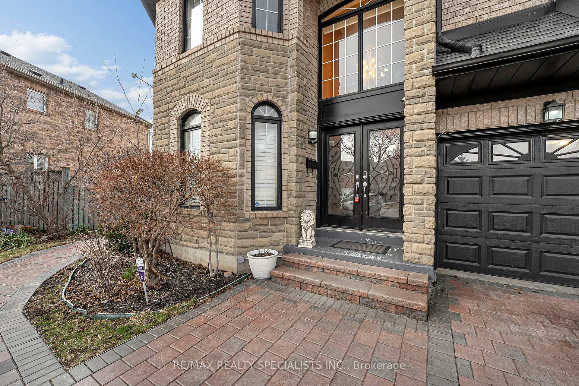 Photo 5 of 20 Silktop Trail, Brampton, Sandringham-Wellington — HOMEH