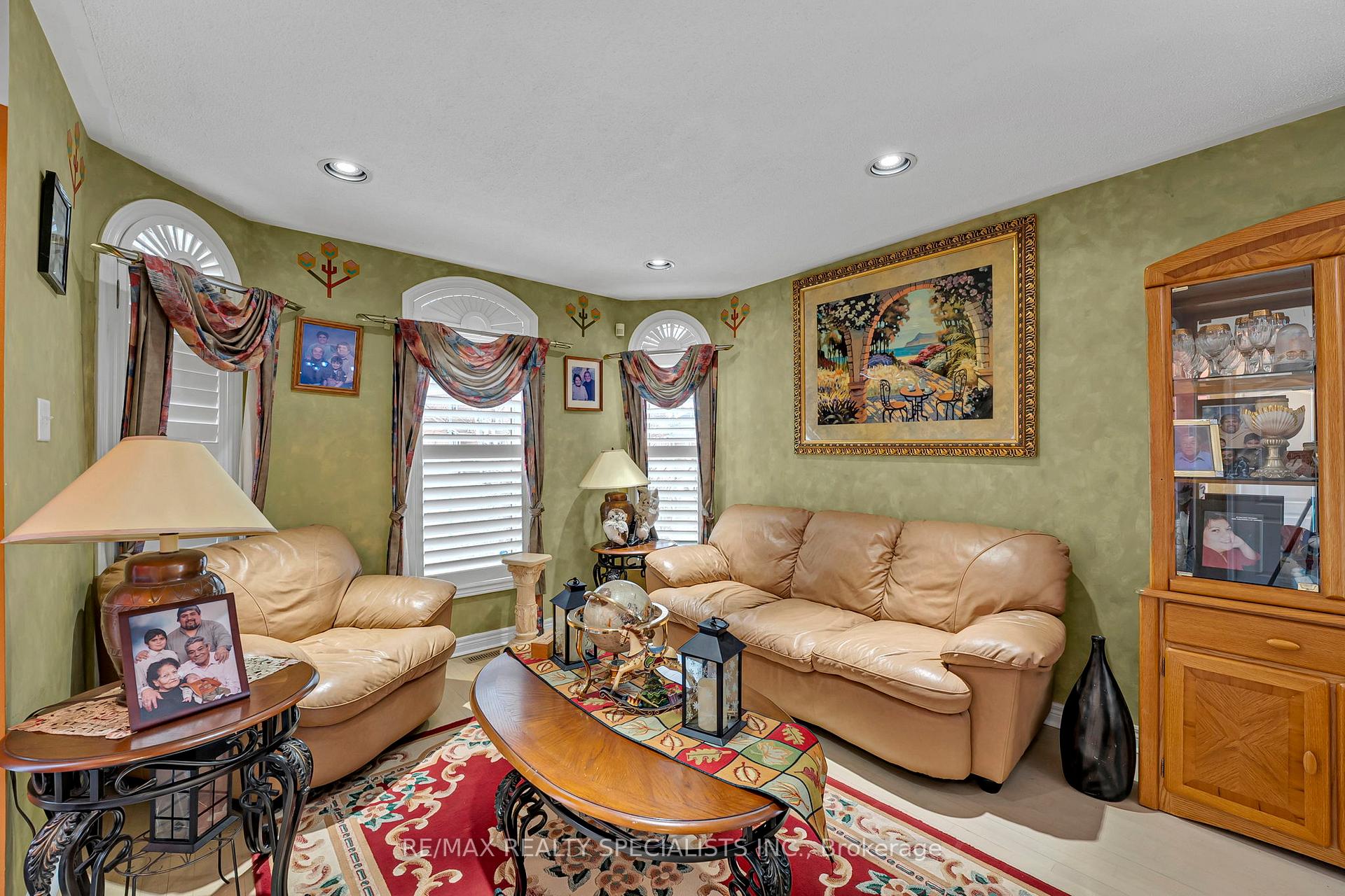 Photo 7 of 20 Silktop Trail, Brampton, Sandringham-Wellington — HOMEH