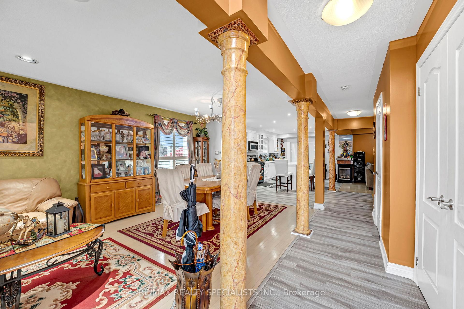 Photo 9 of 20 Silktop Trail, Brampton, Sandringham-Wellington — HOMEH