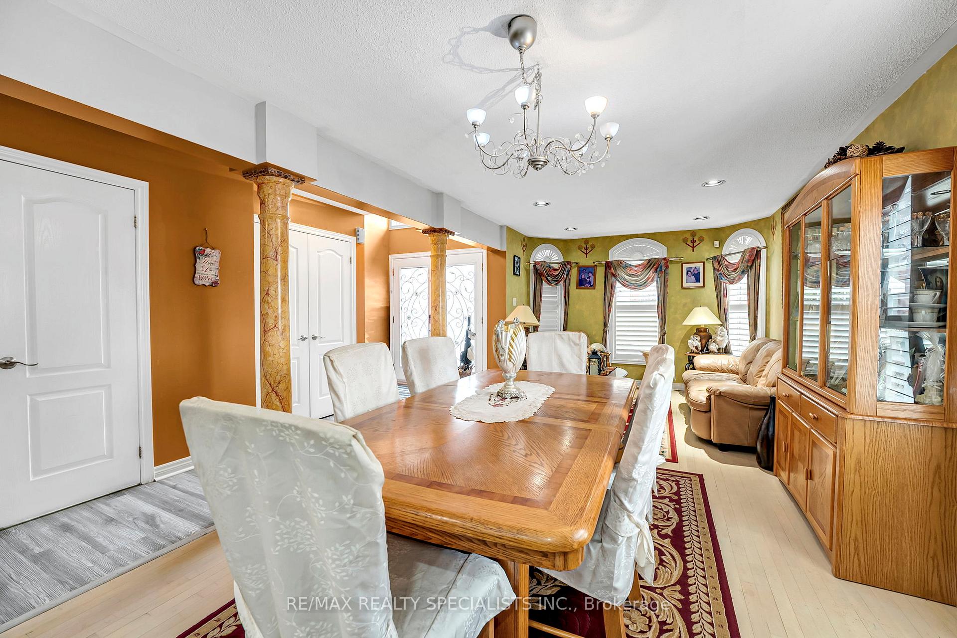 Photo 11 of 20 Silktop Trail, Brampton, Sandringham-Wellington — HOMEH