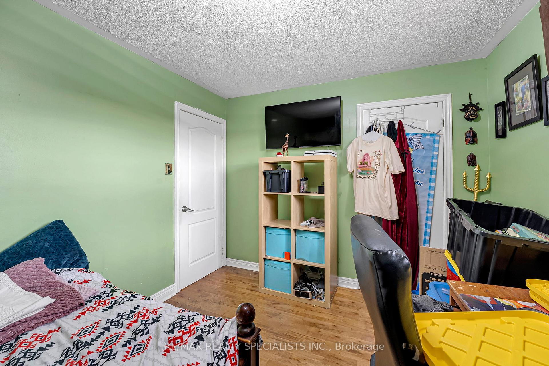 Photo 29 of 20 Silktop Trail, Brampton, Sandringham-Wellington — HOMEH