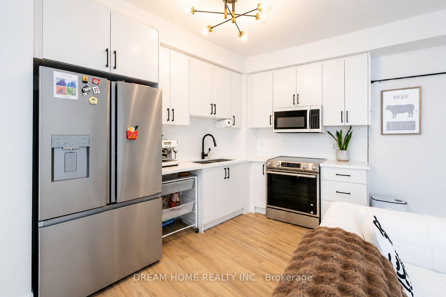 Photo 2 of Unit 216, 151 Upper Duke Crescent, Markham, Unionville — HOMEH